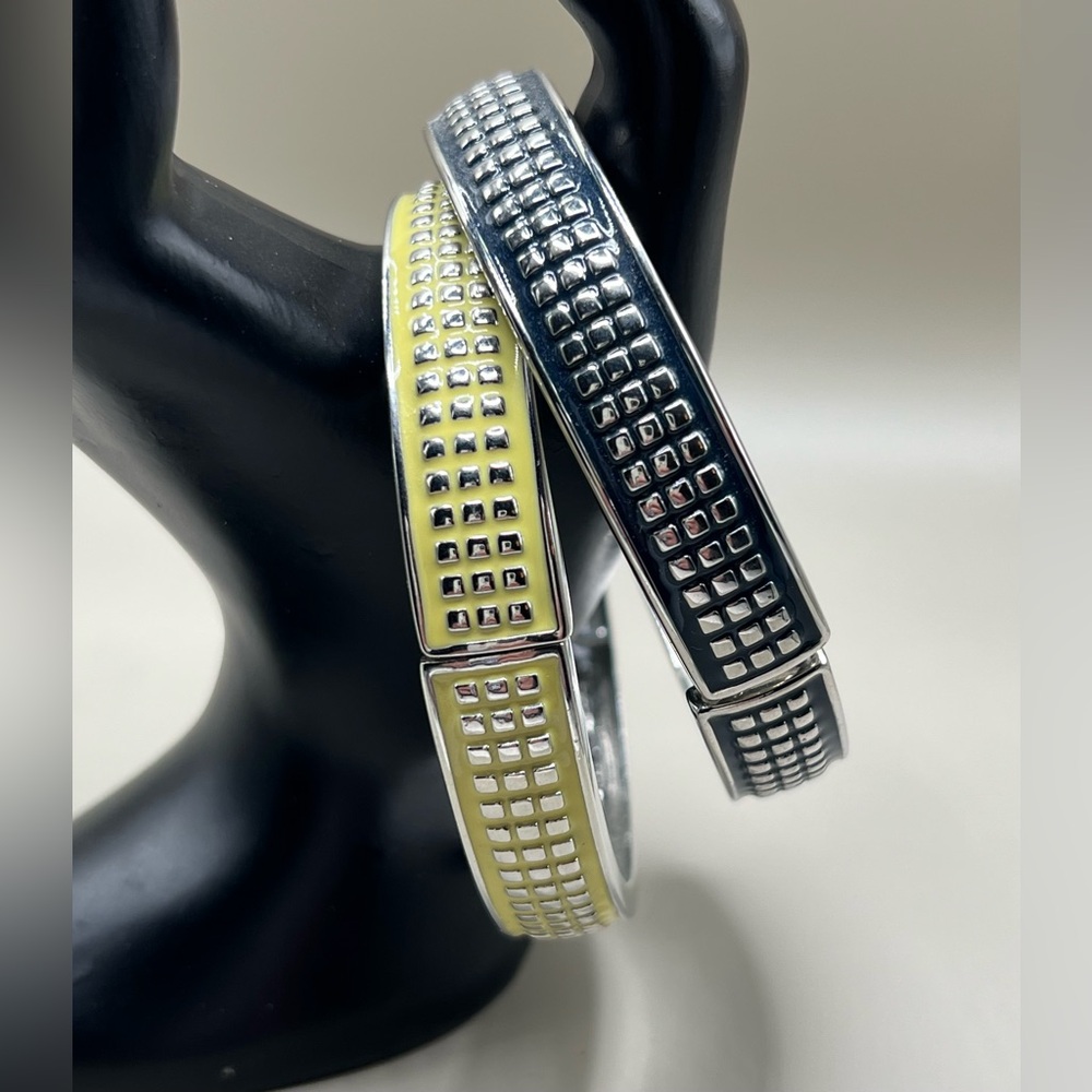 lia sophia Set of 2 Sz Med “Pixel” stretch bracelets, Navy Blue & Pale yellow